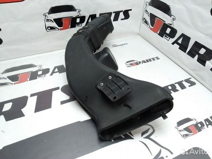 Воздухозаборник Mitsubishi Outlander XL