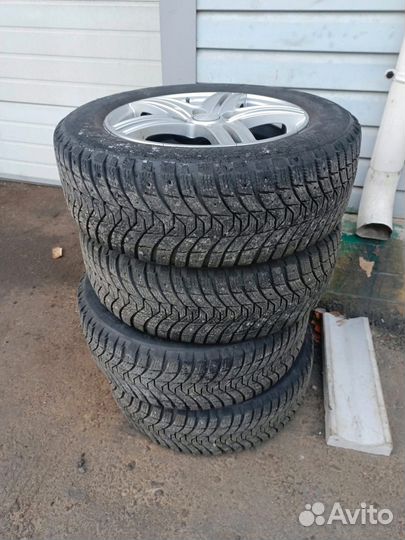 Michelin X-Ice North 3 195/65 R15 95T