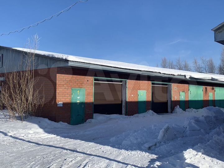 Гараж, > 30 м²