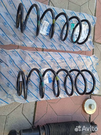 Пружины и амортизаторы Хенде Солярис