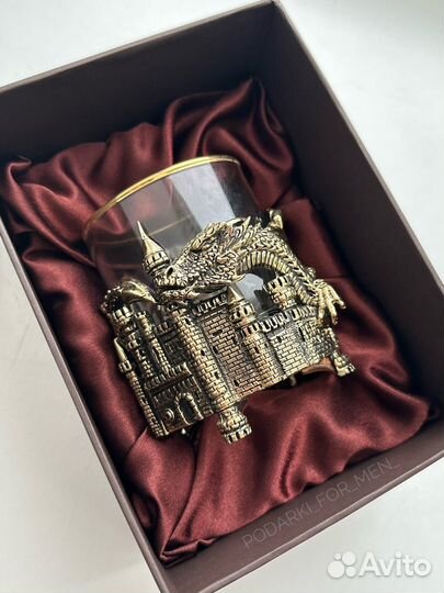 Бокал с драконом