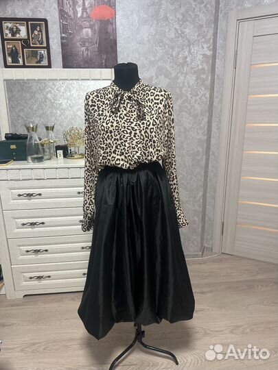 Костюм, юбка и блузка