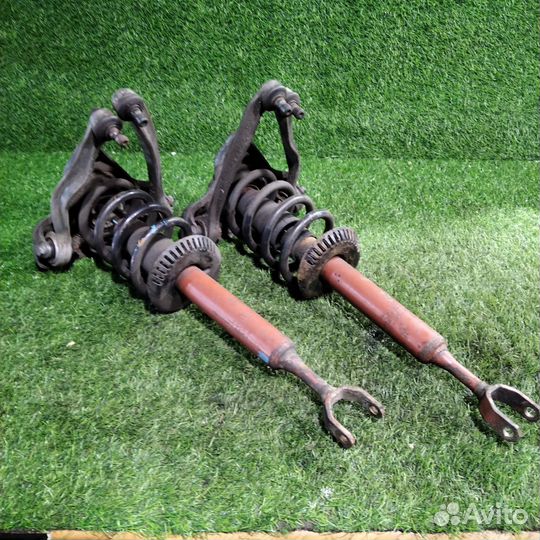 Передние стойки в сборе с рычагами Ауди а4 б5