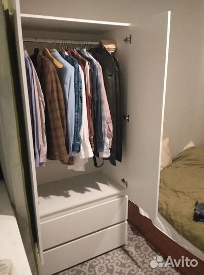 Шкаф двухстворчатый белый