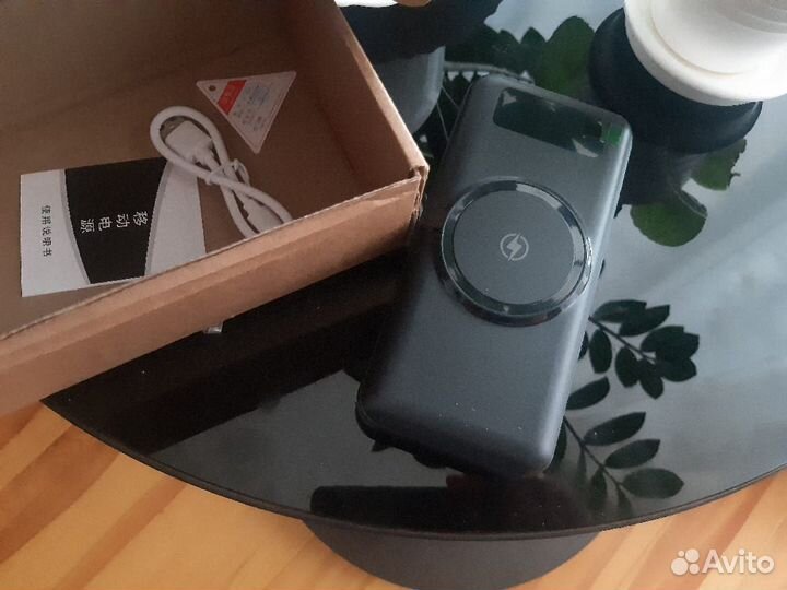 Powerbank, повербанк с беспроводной зарядкой