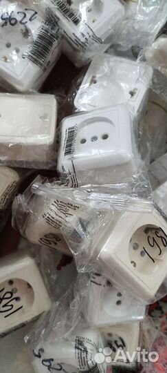 Розетки, выключатели, вилки