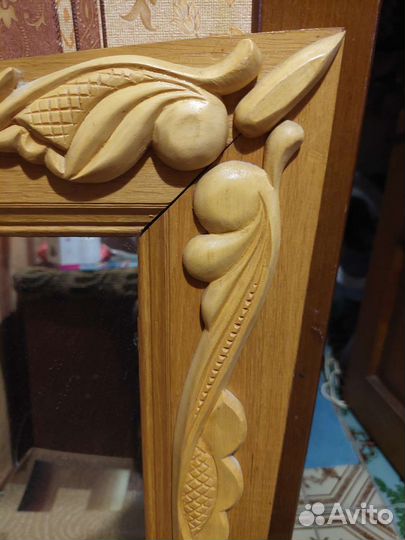 Зеркало в дубовой раме