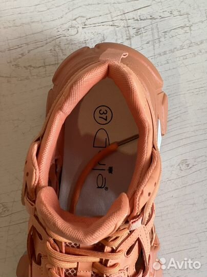 Кроссовки женские новые