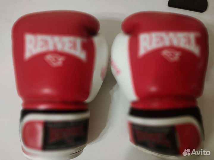 Боксерские перчатки (10 oz)