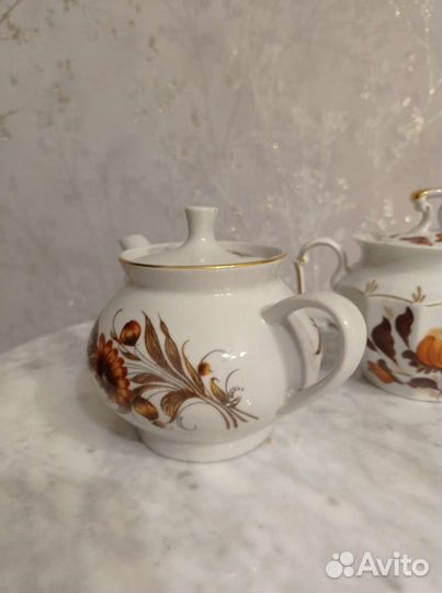 Сахарница и заварочный чайник, фарфор, разные