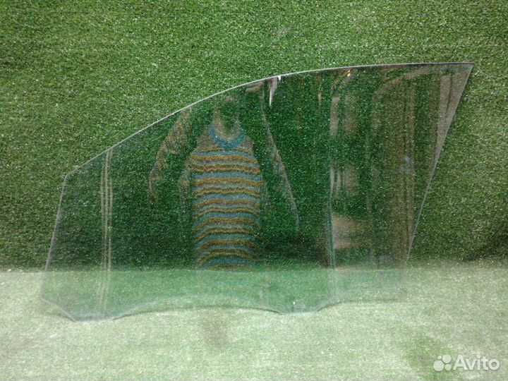 Стекло двери переднее правое Volkswagen Touareg