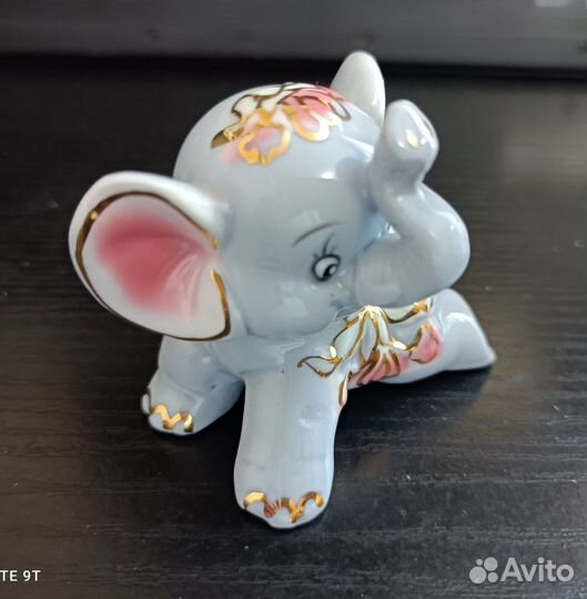 Статуэтка фарфоровая Слоник