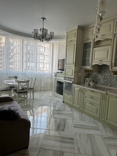 2-к. квартира, 80 м², 15/19 эт.