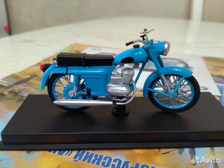 Мотоцикл М 105 Минск модель 1/24 номер 9