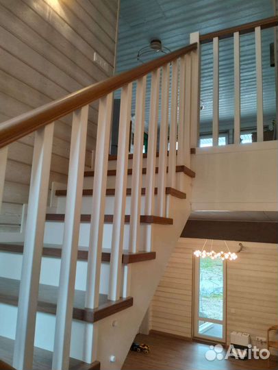 Отделка лестниц деревом