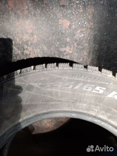 Pirelli Ice Zero 235/65 R17