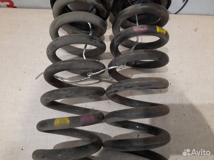 Пружина подвески задняя Mercedes E250 C207 271.860