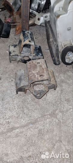 Подушки кпп pajero 2