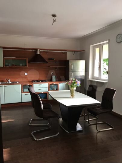 3-к. квартира, 125 м², 1/4 эт.