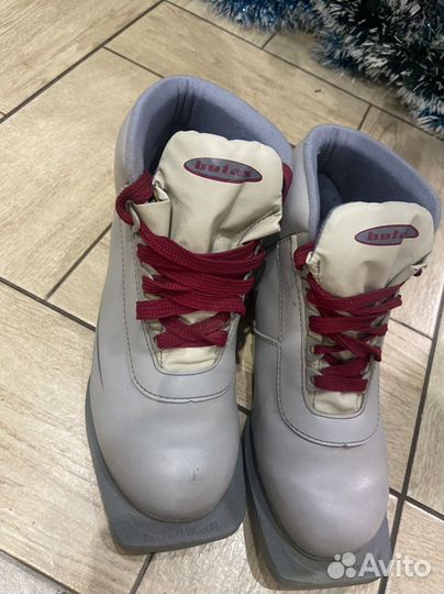 Лыжные ботинки
