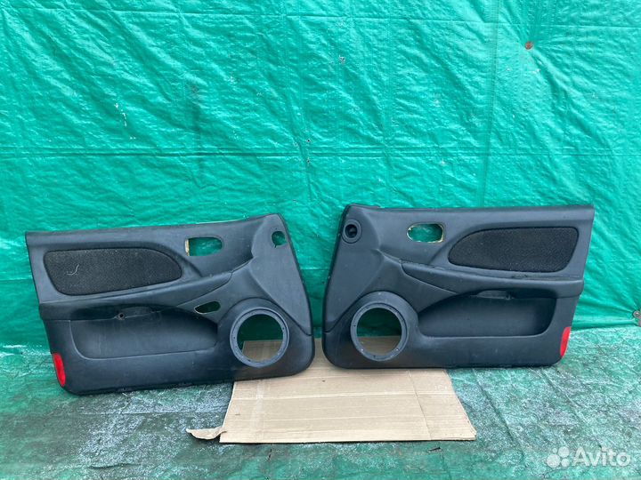 Обшивки передних дверей Hyundai Sonata IV EF 2004г