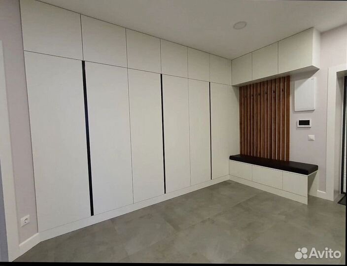 Шкаф в прихожую с ящиками