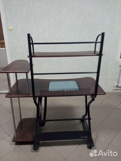 Компьютерный стол