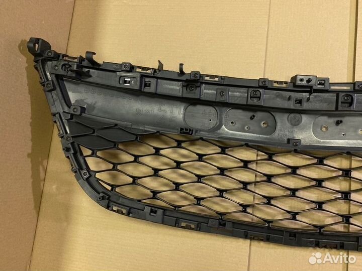 Решетка в бампер Mazda Cx-7 ER3P L3-VDT 2009