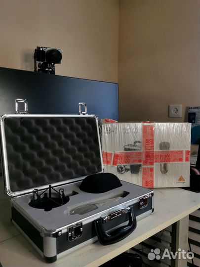 Студийный микрофон behringer b1