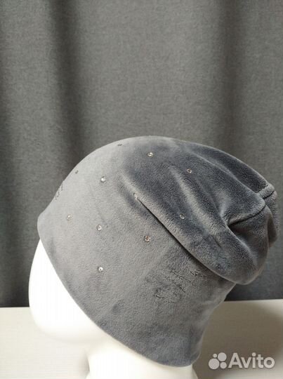 Шапка велюровая со стразами серая