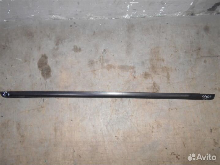 Уплотнитель стекла задней левой двери от Ford Mon