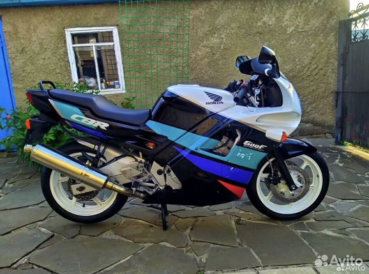 Honda cbr600f2