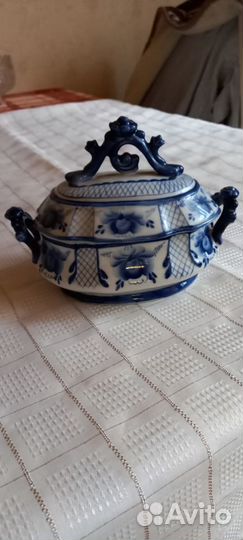 Фарфоровая посуда гжель