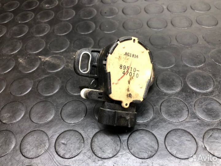 Датчик положения педали акселератора Toyota