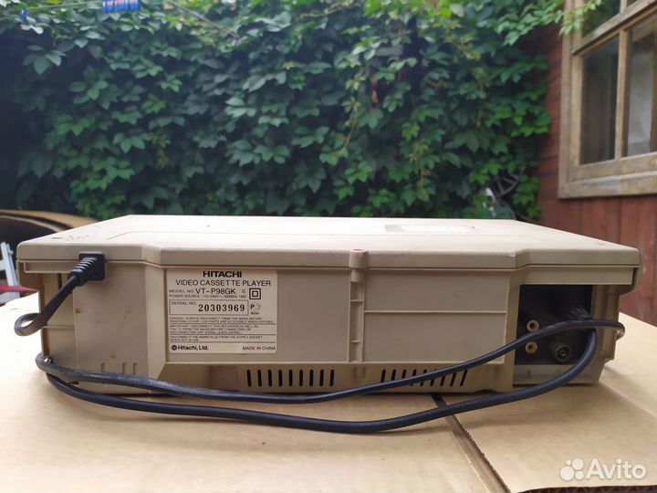 Видеомагнитофон Hitachi