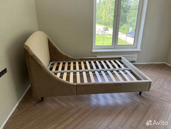 Дизайнерская кровать двуспальная