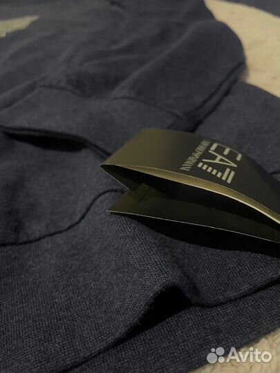 Emporio Armani- оригинальный новый мужской свитшот