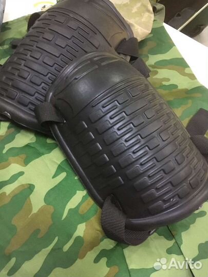 Наколенники