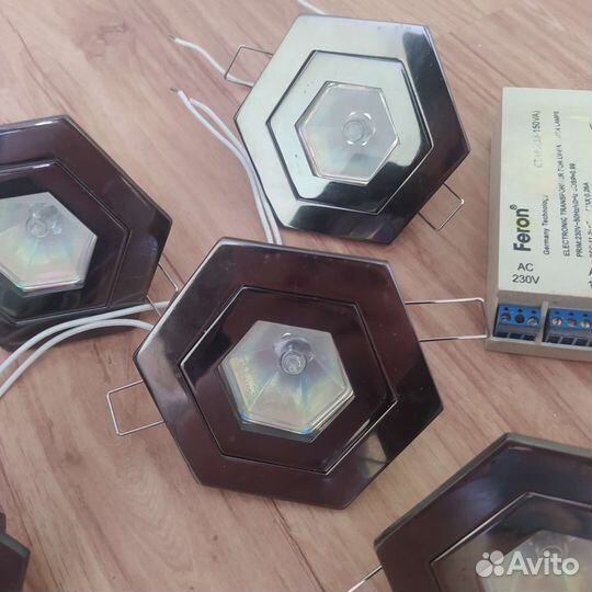 Плафоны с лампочками