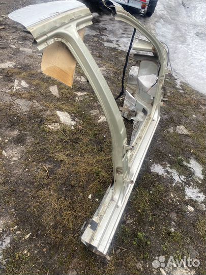 Стойка боковая правая калина