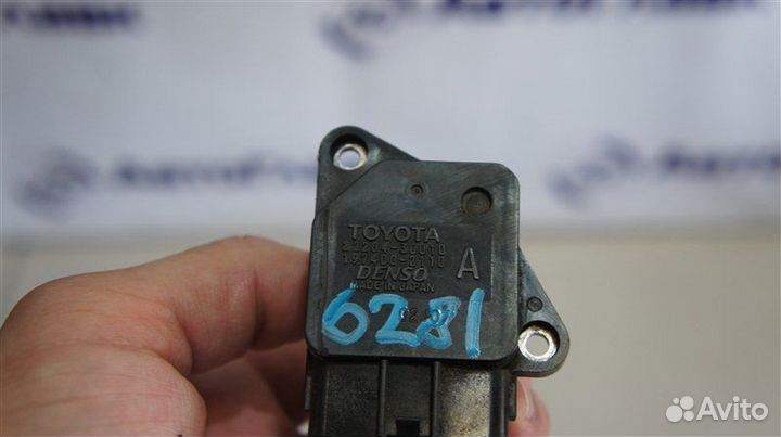 Датчик массового расхода воздуха Toyota Auris