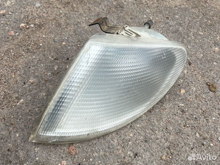 Поворотник левый VW Sharan 95-00 7M0953041H