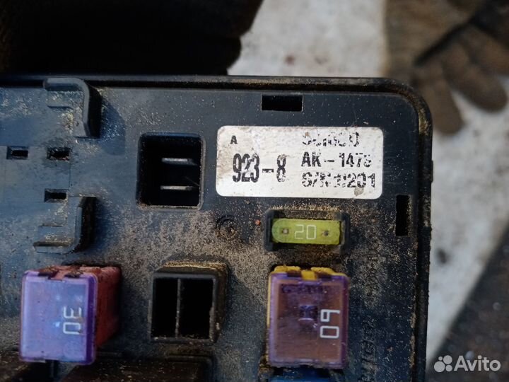 Блок предохранителей на Саненг Кайрон 2009г