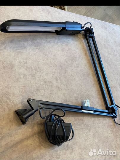 Лампа настольная