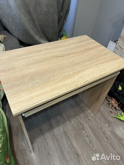 Компьютерный письменный стол