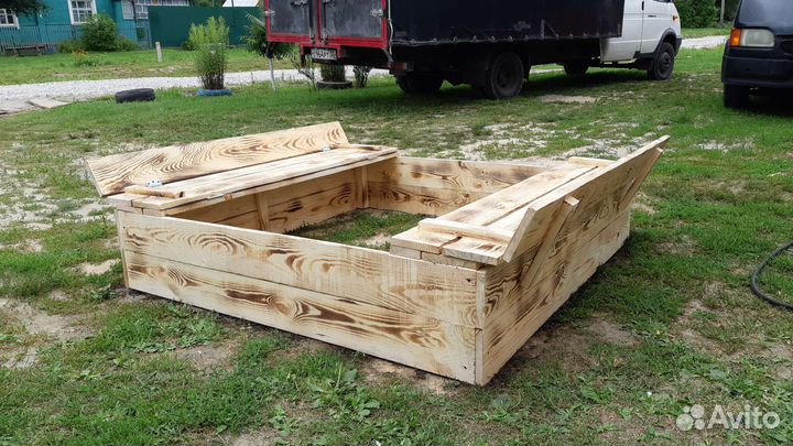 Детская песочница, детские домики с горкой