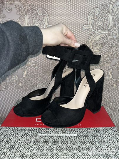 Босоножки женские