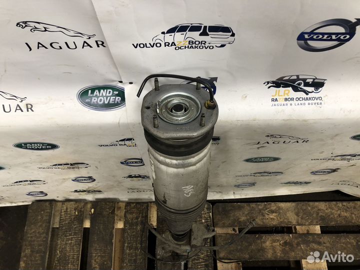 Пневмостойка передняя левая Land Rover Discovery V