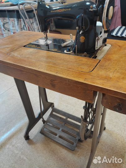 Швейная машина бу