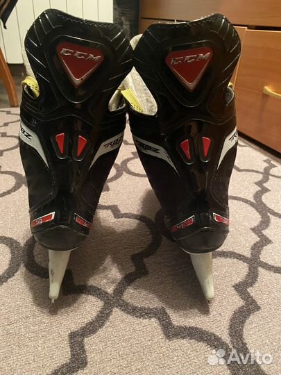 Коньки хоккейные